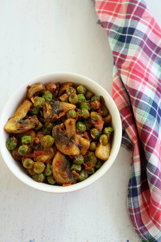 Matar Mushroom Sabzi