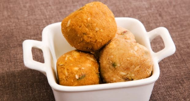 Suji Besan Atta Ladoo